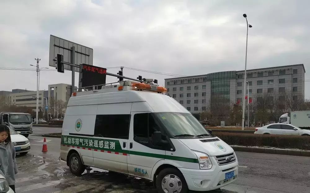 機(jī)動(dòng)車尾氣遙感監(jiān)測車亮相吉林長春街頭